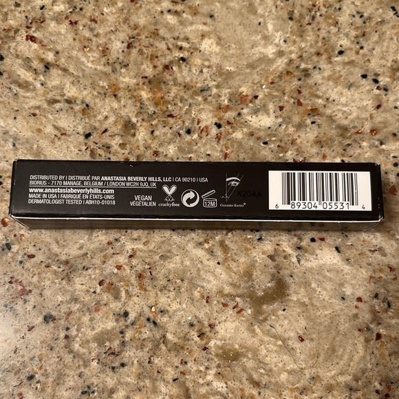 Anastasia clear brow gel - Picture 2 of 2